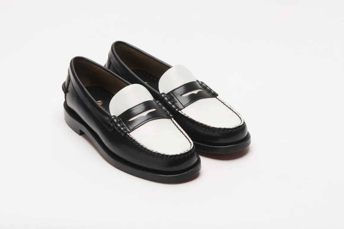 Classic Dan Woman - Black & White